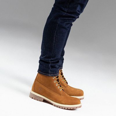 Hombres con timberland on sale